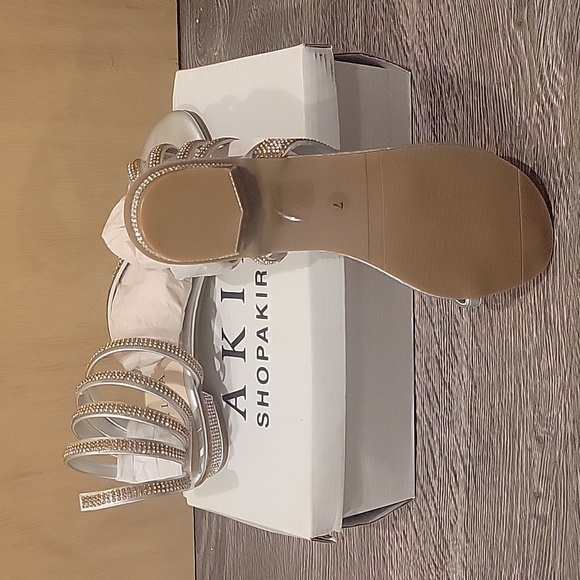 Akira Sandals - Picture 5 of 5